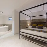 Onyarbi Otel